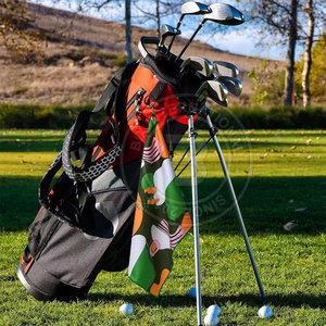 Serviette de golf ergonomique en tissu gaufré doux pour essuyer la sueur et protéger l'équipement professionnel – En vente - Product Image 6