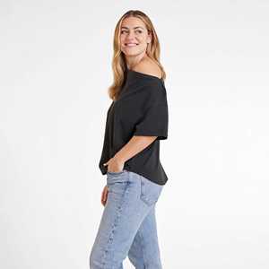 Blusa de Verano para Mujer de Fibra de Bambú con Estampado Personalizado, Cuello Barco, Hombros Descubiertos, Transpirable, Tipo Jersey, Ecológica, con Estampado de Letras - Product Image 3