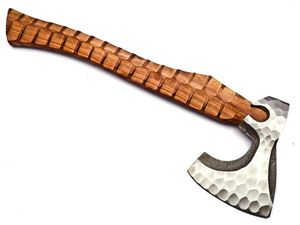 Hacha de campamento forjada a mano al por mayor con mango de madera tallado, hacha compacta multiusos para exteriores OEM para venta al por menor y suministro a granel - Product Image 3