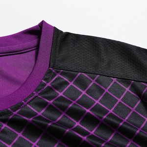 Uniforme de Fútbol Personalizado para Hombre, Manga Corta, Morado y Negro, Impresión Sublimada, Absorbe la Humedad, Ajuste Atlético, Ropa de Equipo - Product Image 6