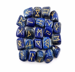 Juego de runas de lapislázuli, piedras de runas del Futhark Antiguo, runas nórdicas, bolsa de terciopelo negro, juego de adivinación con tarjetas de runas - Product Image 4