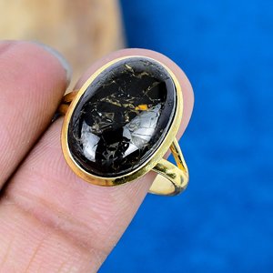 Anillo de Shungita Natural en Forma Ovalada con Baño de Oro de 18k sobre Plata de Ley 925 - Product Image 3