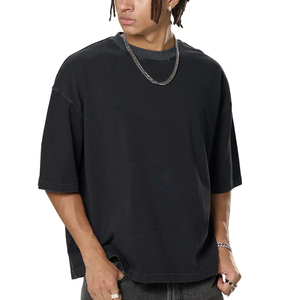 T-shirt unisexe personnalisé en coton épais délavé à l'acide avec logo frontal, coupe ample et courte, style streetwear oversize pour hommes et femmes - Product Image 5