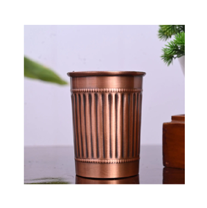 Gobelet à eau classique en cuivre, verre à boire fait main, tasse de bien-être traditionnelle, design élégant en métal pour la salle à manger et la cuisine - Product Image 2