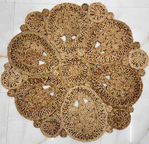 Tapis rond en jute tressé artisanal, décoration de sol en fibres naturelles de style bohème - Product Image 1