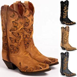 รองเท้าบูทคาวบอยหนังปักลายผีเสื้อดีไซน์แบบตะวันตกและส้นต่ำ - Product Image 1
