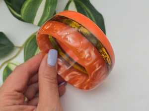 Bracelet élastique perlé en résine acrylique Lucite, tube incurvé poli miroir, pour femme, coloré, sculptures modernes, accents décoratifs - Product Image 1