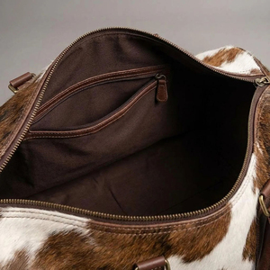 Bolsa de Viaje de Cuero Vacuno con Cierre de Cremallera con Patrón Marrón y Blanco, Estilo Weekender, Diseño Duradero - Product Image 5