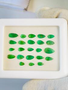 Esmeralda Zambiana Natural en Forma de Pera, 18.87 CTS, Color Verde Premium, Excelente Brillo, Joyería de Alta Calidad, Certificada por IGI - Product Image 2