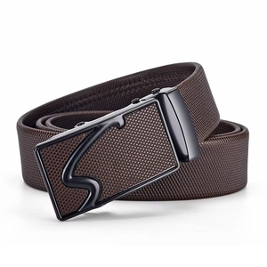 Cinturón de Cuero Vacuno Casual Ajustable con Hebilla de Acero de Cierre Automático, Duradero y Ligero, de 3.0 cm de Ancho, Personalizado para Hombre - Product Image 3