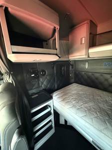 Vehículo de Transporte Pesado, Camión de Larga Distancia, Cabeza Tractora 6x4 con Cabina Dormitorio, Diésel, para Transporte Internacional - Product Image 6