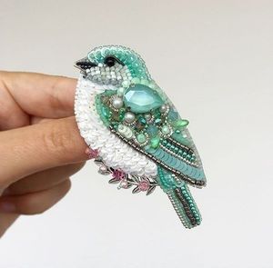 Broche de Moda Unisex Hecho a Mano por MD HANDICRAFTS con Bordado Colorido y Cuentas, Pin de Diseño para Bodas y Ocasiones Especiales - Product Image 1