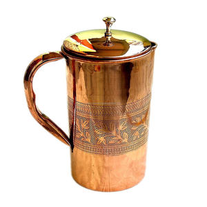 Vaso hecho a mano de cobre elegante con acabado duradero Purificación natural Diseño indio tradicional atemporal Reutilizable sostenible - Product Image 1