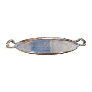 Elegante bandeja de servir de aluminio plateado con acabado texturizado y asas, perfecta para decoración elegante del hogar o para la mesa. - Product Image 2