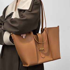 Sac à main fourre-tout en cuir de vache véritable pour femme, peint à la main, grande capacité, fermeture éclair, doublure en polyester, sac à bandoulière de voyage - Product Image 2