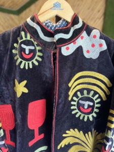 Chaqueta de terciopelo tejida con bordado y forro de algodón para mujer, diseño floral bohemio Suzani, abrigo étnico hecho a mano para invierno/primavera/verano - Product Image 6