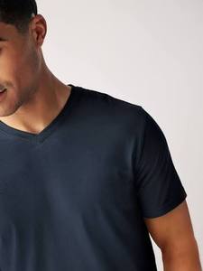 Conjunto de Camiseta de Tres Piezas con Cuello en V, Unisex, en Color Sólido, con Tejido Transpirable de Algodón y Poliéster, Ecológico y de Secado Rápido - Product Image 1