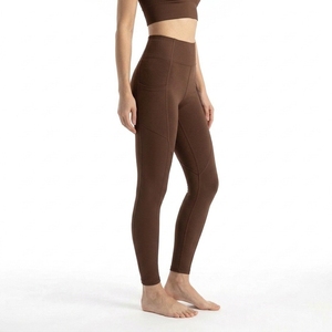 Ropa personalizada para pole dance para mujer con materiales elásticos, construcción cómoda y estilo moderno para entrenamiento. - Product Image 3