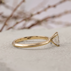 Anillo de Compromiso Solitario con Diamante Cultivado en Laboratorio en Forma de Princesa Alika, Certificado IGI, Claridad VS1, Color E, Oro Blanco de 14K/18K, Platino - Product Image 3