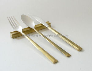 Descanso de cubiertos de latón Vintage Premium construido para elegante Villa Comedor Vajilla Presentación de servicio - Product Image 6