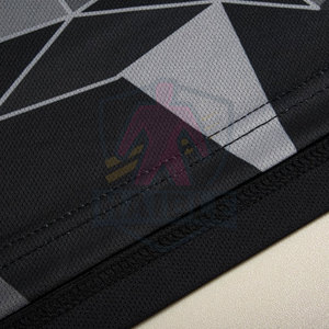 โรงงานผลิตชุดฟุตบอลผ้าโพลีเอสเตอร์ระบายอากาศได้ดี แบบอินเตอร์ล็อค สีตามสั่ง คุณภาพสูง สำหรับผู้ใหญ่ชาย - Product Image 5