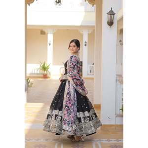 KAVITA'S DESIGNER READYMADE VESTIDO DE DISEÑADOR DE COLOR NEGRO DE 2017 - Product Image 4