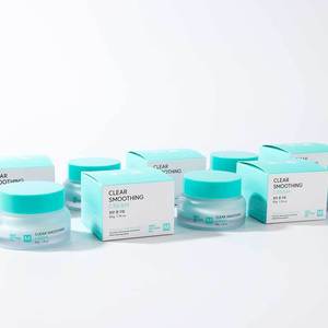 Crème Hydratante Lissante pour Peaux Grasses à l'Acide Hyaluronique, Contrôle du Sébum, Sans Parabènes, Réductrice de Pores, Soin Visage Professionnel - Product Image 1