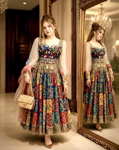 Vestido de novia afgano vintage Kuchi Salwar Kameez, bordado a mano, de seda Georgette, para fiesta de bodas, ajustado, para mujer. - Product Image 2