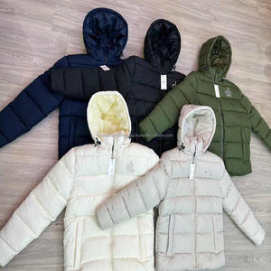 Vestes matelassées en nylon pour hommes de haute qualité, légères, couleurs mélangées, à capuche, pour l'extérieur, hiver, marque populaire, vente en gros - Product Image 3