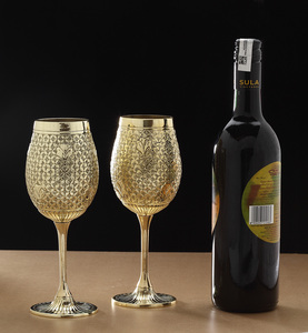Juego de dos copas de vino adornadas - Product Image 1