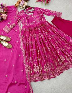 Ensemble Anarkali en coton brodé rose avec dupatta, tenue traditionnelle indienne et pakistanaise pour femmes, coupe longueur cheville, vêtement décontracté - Product Image 5