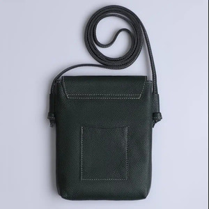 Bolso Bandolera de Cuero Negro Clásico y Elegante para Mujer con Cierre de Broche y Diseño Protector - Bolso de Viaje Bandolera Verde de Cuero - Product Image 2