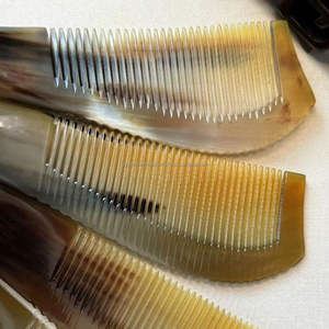 Peine de cuerno natural de alta calidad hecho a mano para peinar el cabello hecho de Peine de cuerno de búfalo real de la India - Product Image 5