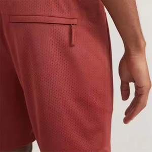 Shorts pour hommes en rouge uni avec taille élastique et poches, respirants, style sport décontracté, taille mi-haute - Product Image 6