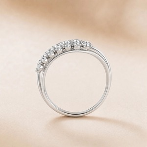Anillo de Compromiso y Matrimonio de Oro Blanco de 9K con Diamante de Corte Redondo de 1.60CT y Racimo de Piedras Múltiples para Mujer, Joyería Fina Personalizada - Product Image 2