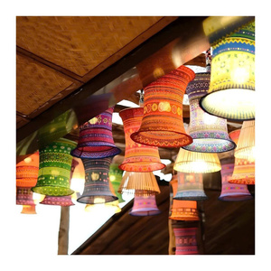 Nouvel Arrivage Lanterne Suspendue en Brocart Noël 2026 Rouge Vert Or Textile Ethnique Vietnamien pour Vitrine de Magasin de Marché de Noël 99 Gold - Product Image 4
