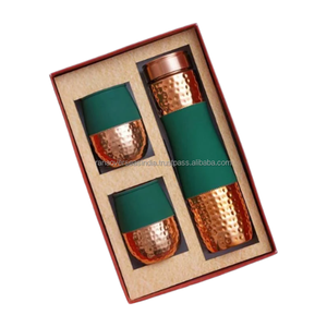Bouteille d'eau en cuivre pur de qualité supérieure et ensemble de 2 verres Option cadeau luxueuse en différentes couleurs parfaite pour Diwali et Noël - Product Image 2