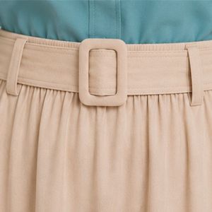 Conjunto de Blusa Bordada y Falda Maxi para Mujer en Verde Mar y Beige, Manga Larga, Cierre de Botones, Cintura Alta, con Cinturón, Estilo Modesto, OEM - Product Image 6