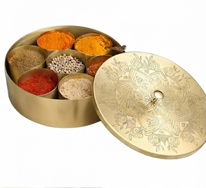 Boîte de rangement élégante en métal ronde pour épices avec couvercle gravé de motifs floraux, pour la cuisine, design anti-poussière, style traditionnel, à un seul niveau - Product Image 1