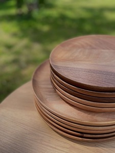 Assiette de service en bois, fabriquée à la main en bois d'acacia, vaisselle écologique pour la cuisine et le restaurant - Product Image 6