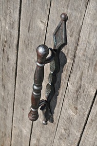 Poignée de portail en fer forgé traditionnelle Iron Nature avec motif décoratif, galvanisée, résistante à la rouille, installation facile, 10 pieds pour portails - Product Image 3