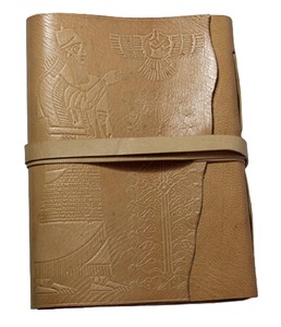 Diario de Cuero Personalizado Estilo Gitano con 100 Páginas Interiores, Diseño Grabado de Árbol de la Vida y Hojas de Cáñamo, Cuaderno con Cubierta Envolvente - Product Image 1