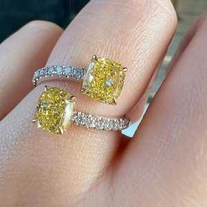 Anillo de Diamante Amarillo Corte Cojín Cultivado en Laboratorio, Oro Blanco de 14K, Anillo de Compromiso y Boda Vintage de Dos Piedras para Mujer - Product Image 4