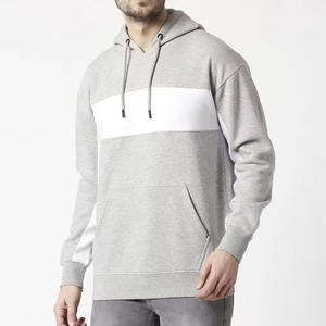 Sudadera con capucha para hombre, estilo con bolsillos tipo canguro, panel blanco en la parte delantera, mangas regulares con cordón y capucha, precio al por mayor. - Product Image 1