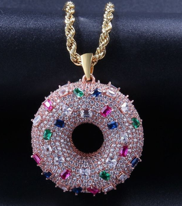 Collar con colgante de donut chapado en oro rosa, circonita cúbica, joyería de latón estilo Hip Hop para regalo de fiesta - Product Image 1