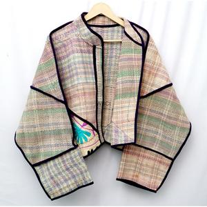 Veste en coton matelassée à col en V de style bohème, faite à la main, de qualité supérieure, écologique, vintage, Kantha, manches longues, hiver, automne, printemps - Product Image 2