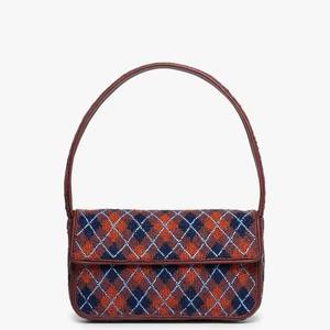 Bolso de Mujer Hecho a Mano con Cuentas de Resina TCE |   Cartera Artesanal Tradicional para Mujer |   Accesorio de Moda Étnico Hecho a Mano - Product Image 1