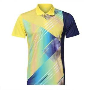 เสื้อโปโลผู้ชายผ้าฝ้ายปิเก้ 100% แห้งเร็วแบบกำหนดเอง พิมพ์ลายด้วยเทคนิคไลท์ไดย์ซับลิเมชั่น สำหรับกีฬาแบดมินตัน กอล์ฟ-220 - Product Image 5