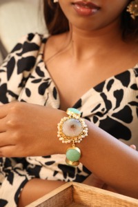 Pulsera Artesanal de Latón y Aleación de Zinc con Imitación de Perlas y Druzy Solar Tallado para Mujer, Estilo Étnico para Fiesta - Product Image 3