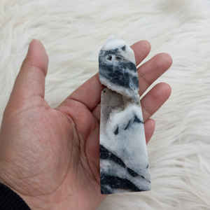 Vente en gros de pierres précieuses en forme d'obélisque de zèbre naturel d'Indonésie de haute qualité artisanat cristal de guérison 2,5x2,5x9cm - Product Image 5